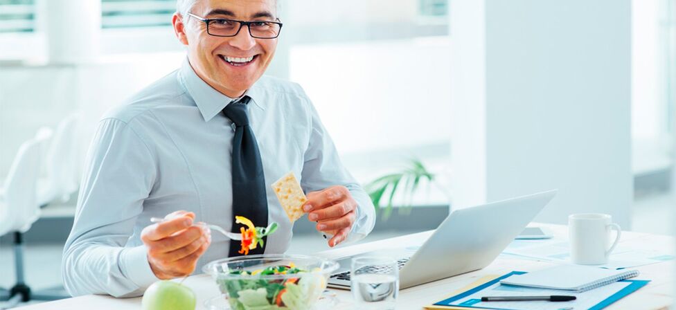 un home a dieta con prostatite